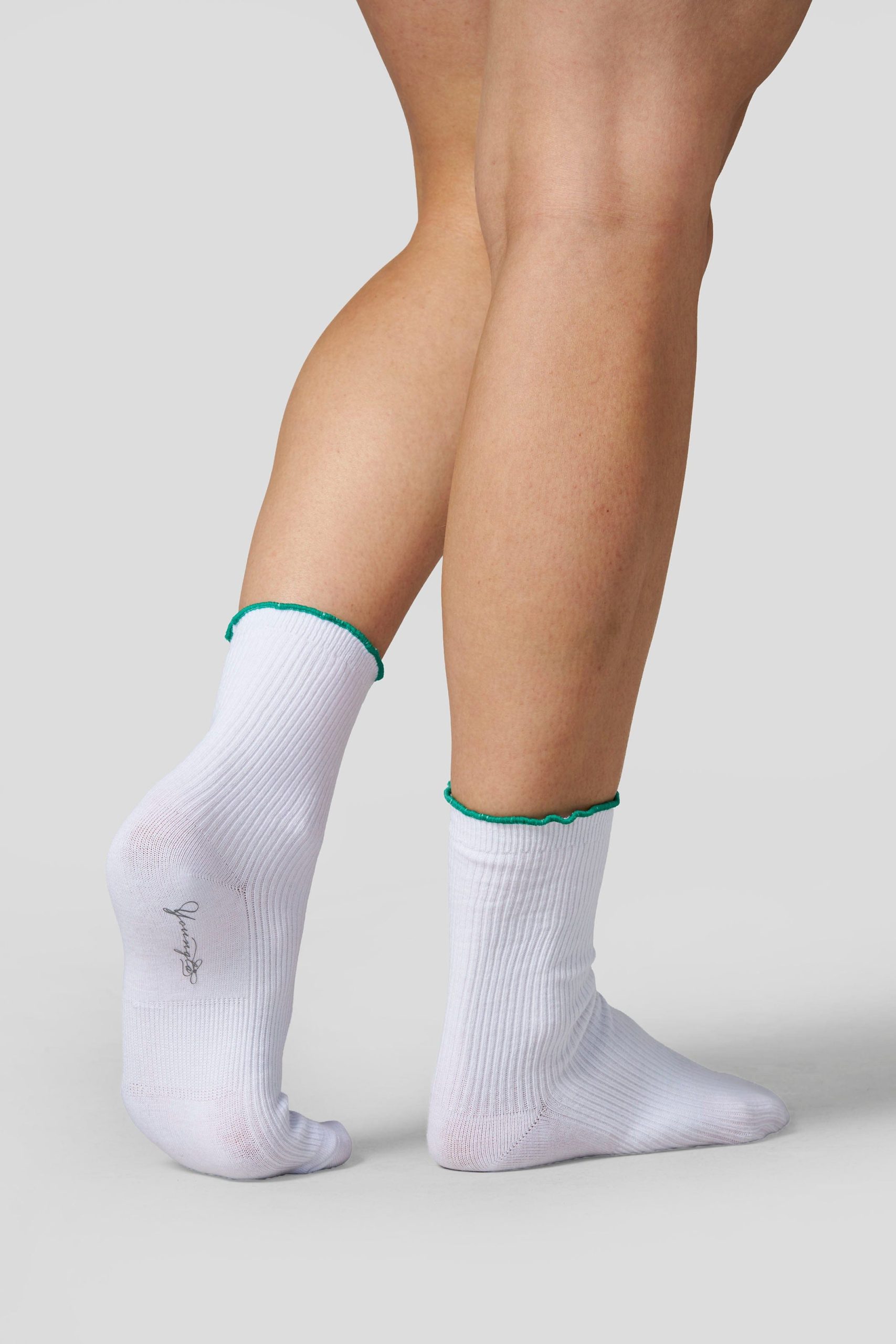 W6119 Ruffle Socks - Image 2