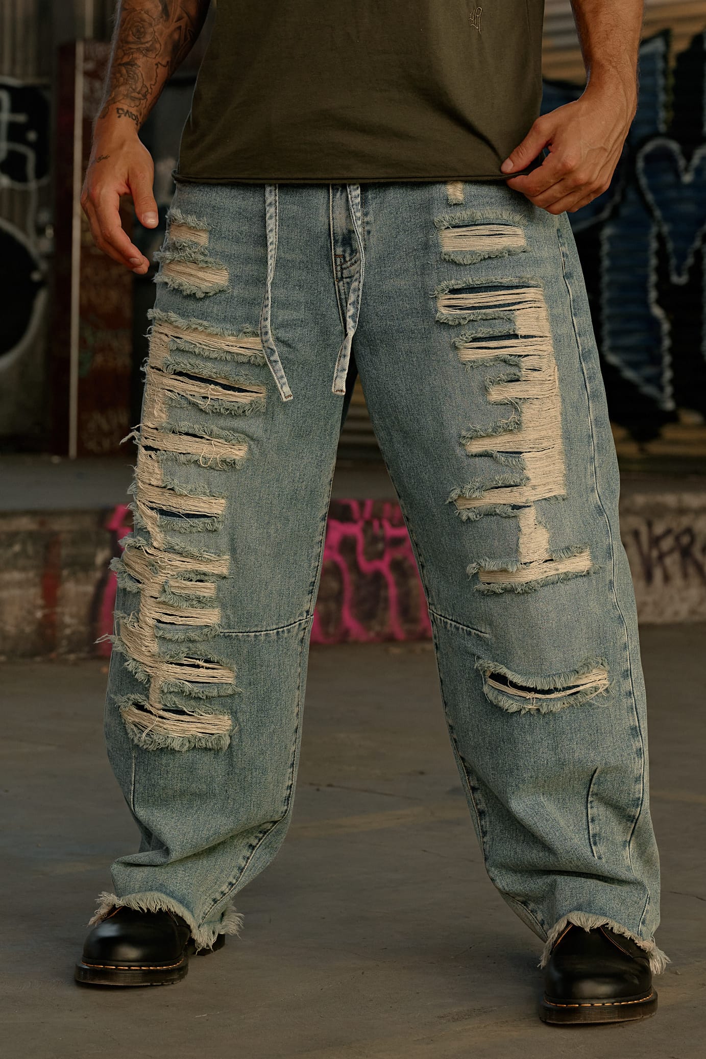 6004 - Destroyed Jeans - Image 2