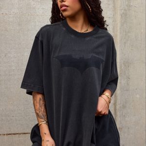 W4103 Batman Lived-in Tee